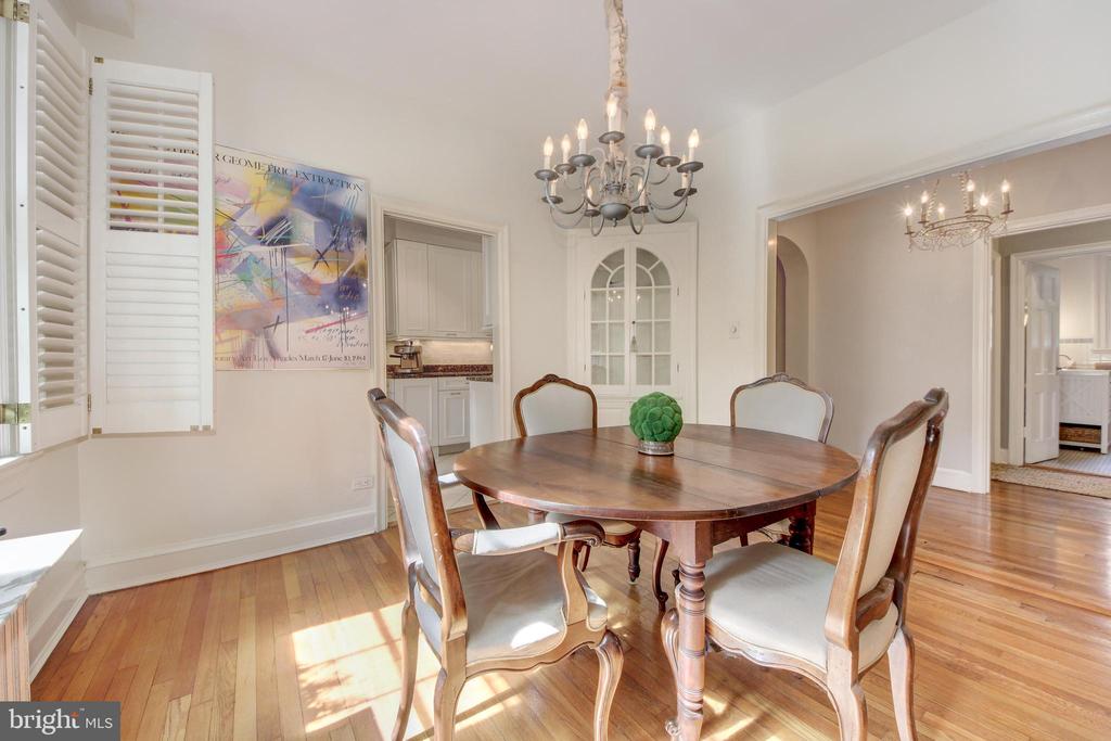 3031 SEDGWICK STREET NW Unit: 102-E