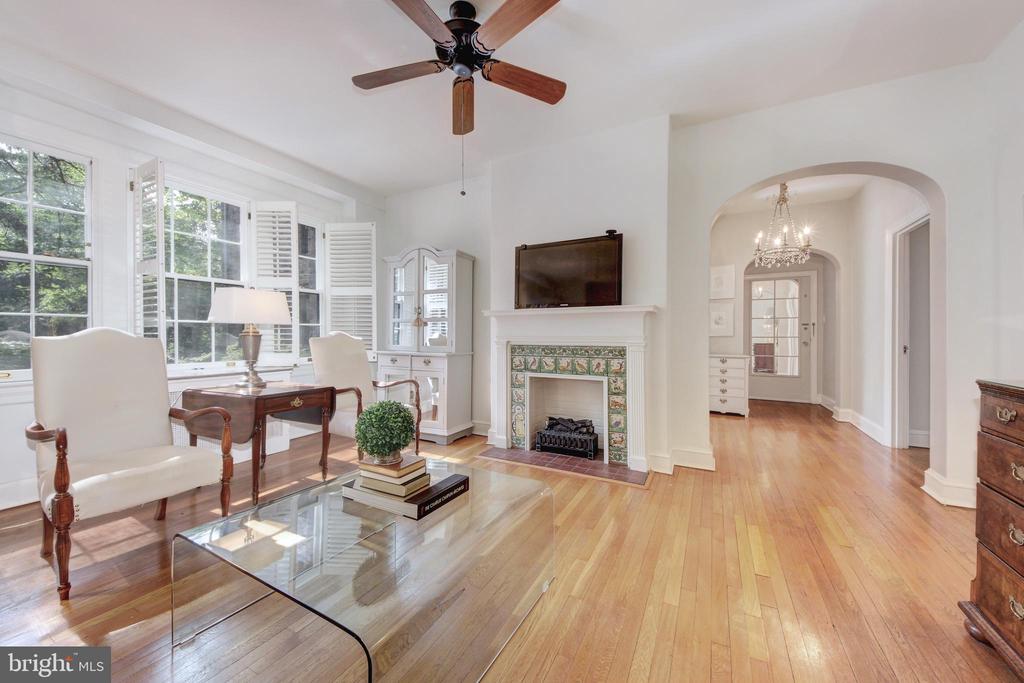 3031 SEDGWICK STREET NW Unit: 102-E
