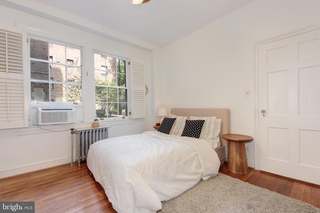 3031 SEDGWICK STREET NW Unit: 102-E