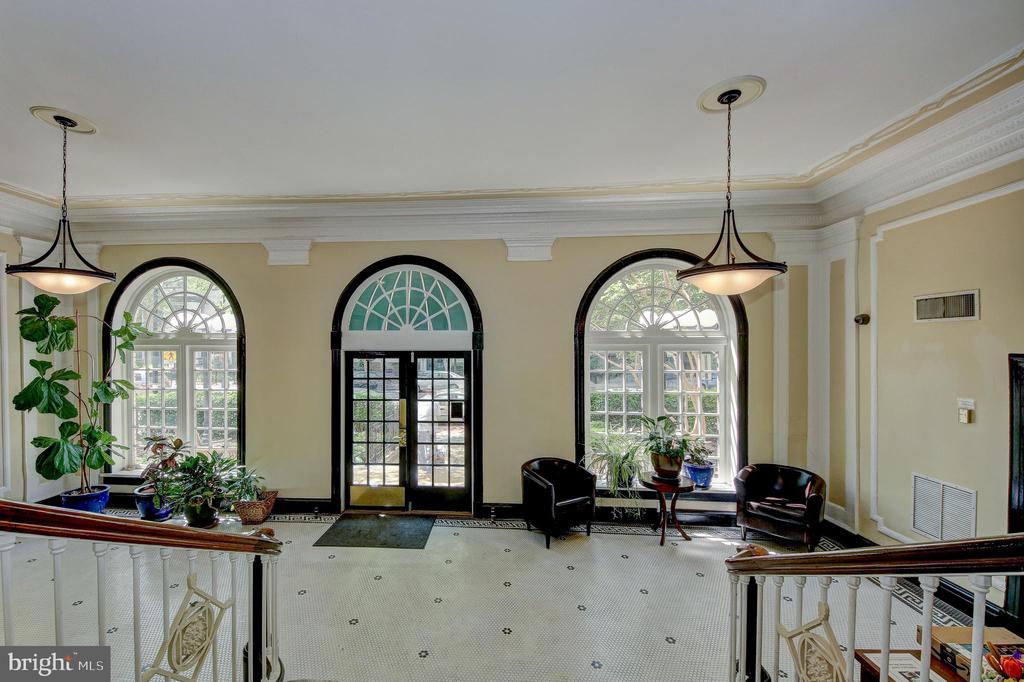 1725 17TH STREET NW Unit: 416