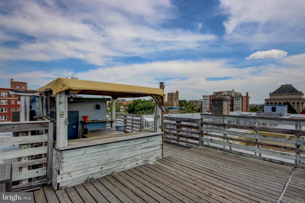 1725 17TH STREET NW Unit: 416