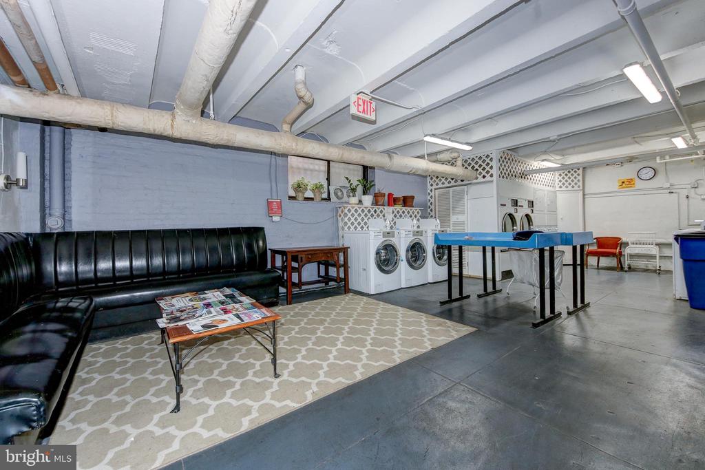 1725 17TH STREET NW Unit: 416