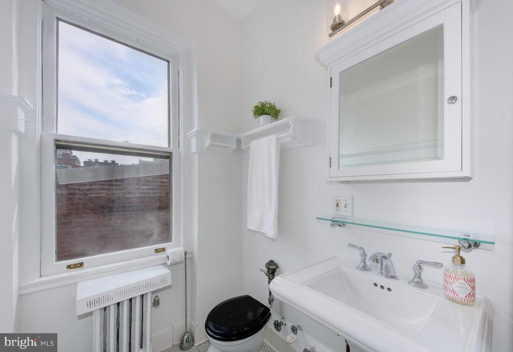 1725 17TH STREET NW Unit: 416