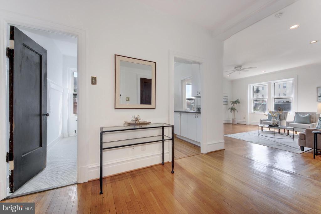 1725 17TH STREET NW Unit: 416