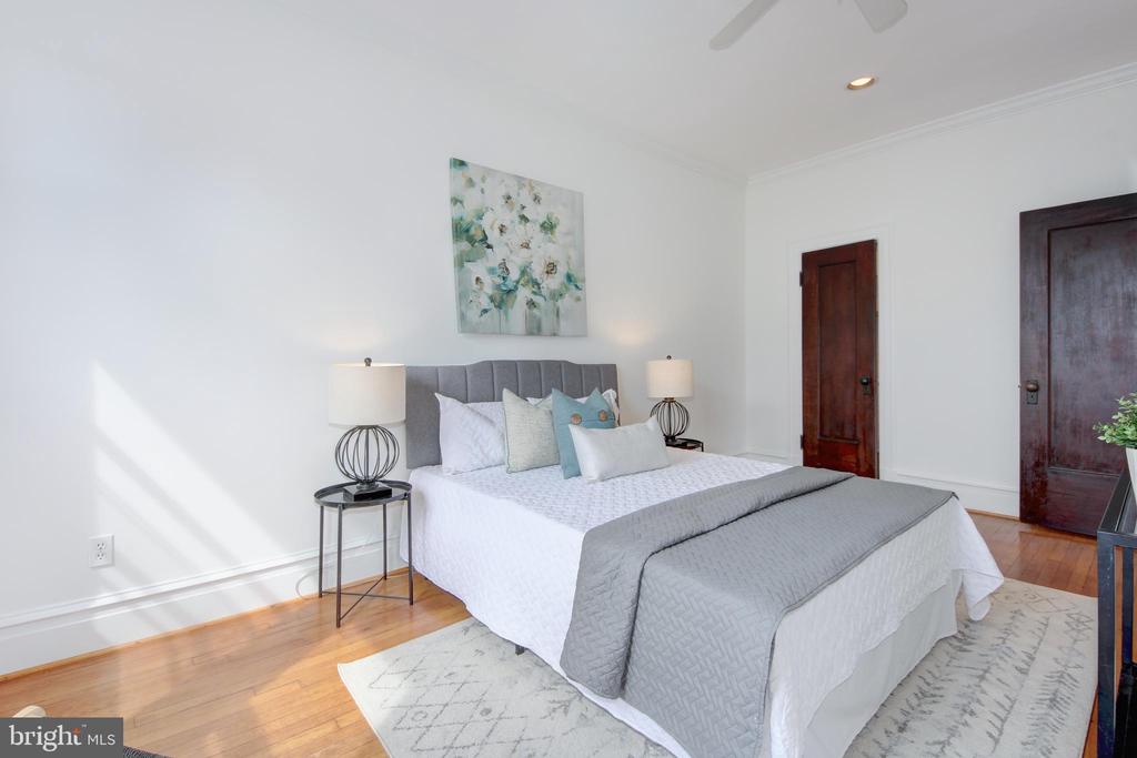 1725 17TH STREET NW Unit: 416