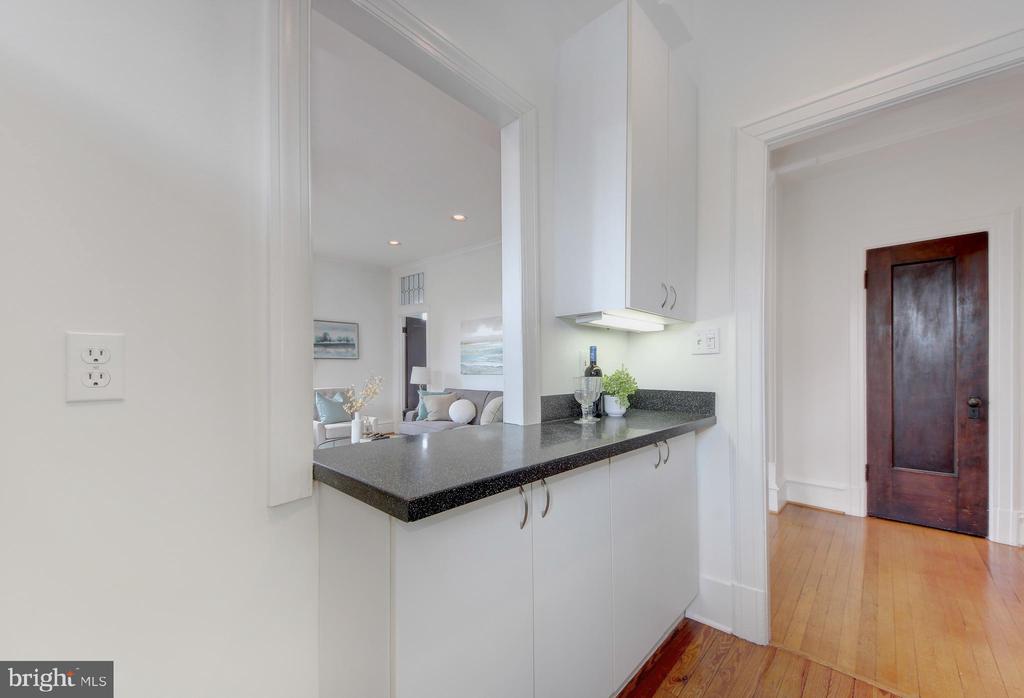 1725 17TH STREET NW Unit: 416