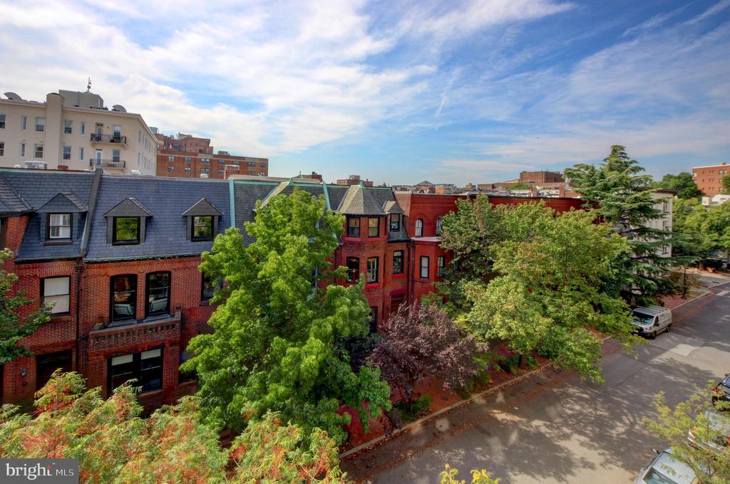 1725 17TH STREET NW Unit: 416