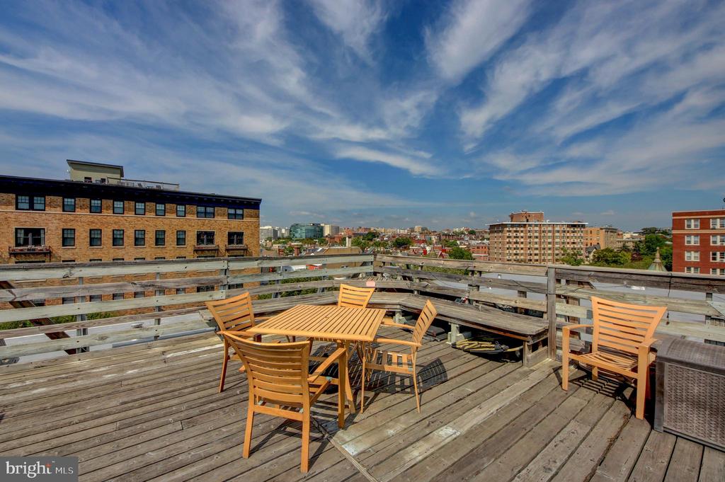 1725 17TH STREET NW Unit: 416