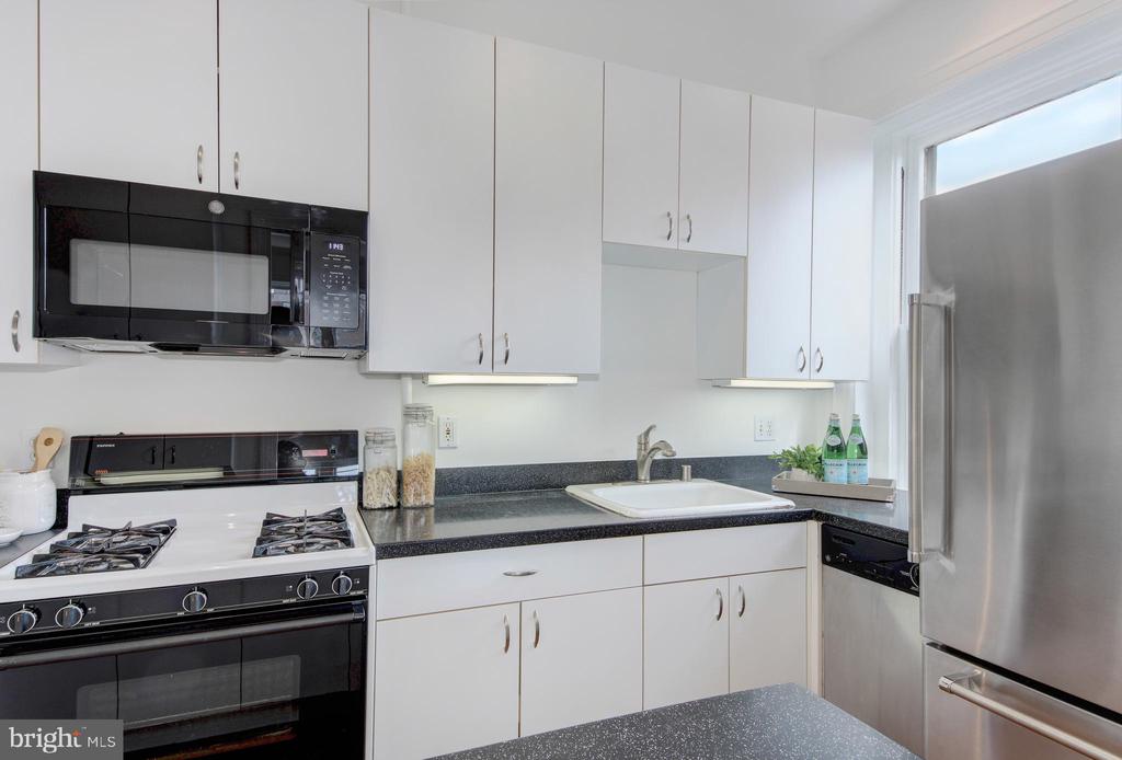 1725 17TH STREET NW Unit: 416
