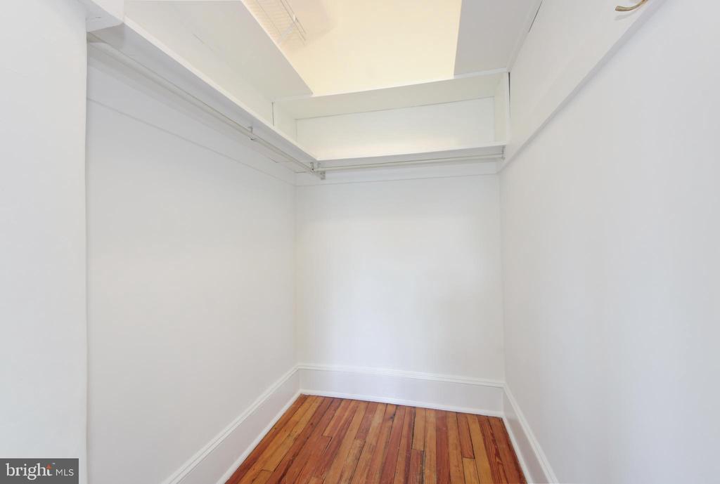 1725 17TH STREET NW Unit: 416