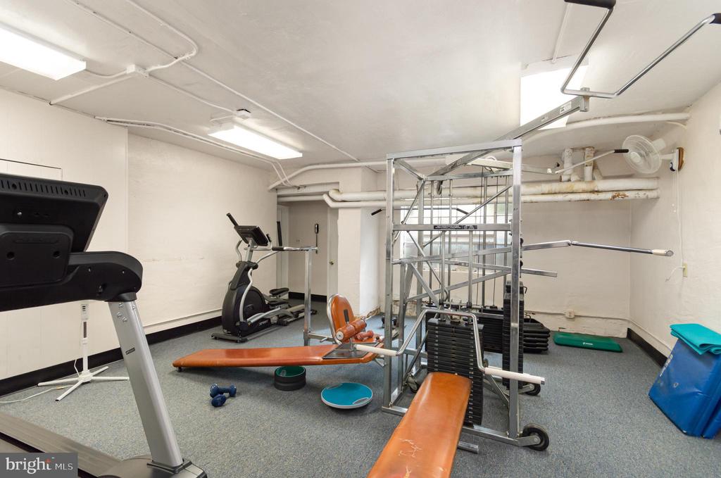 3901 CATHEDRAL AVENUE NW Unit: 419