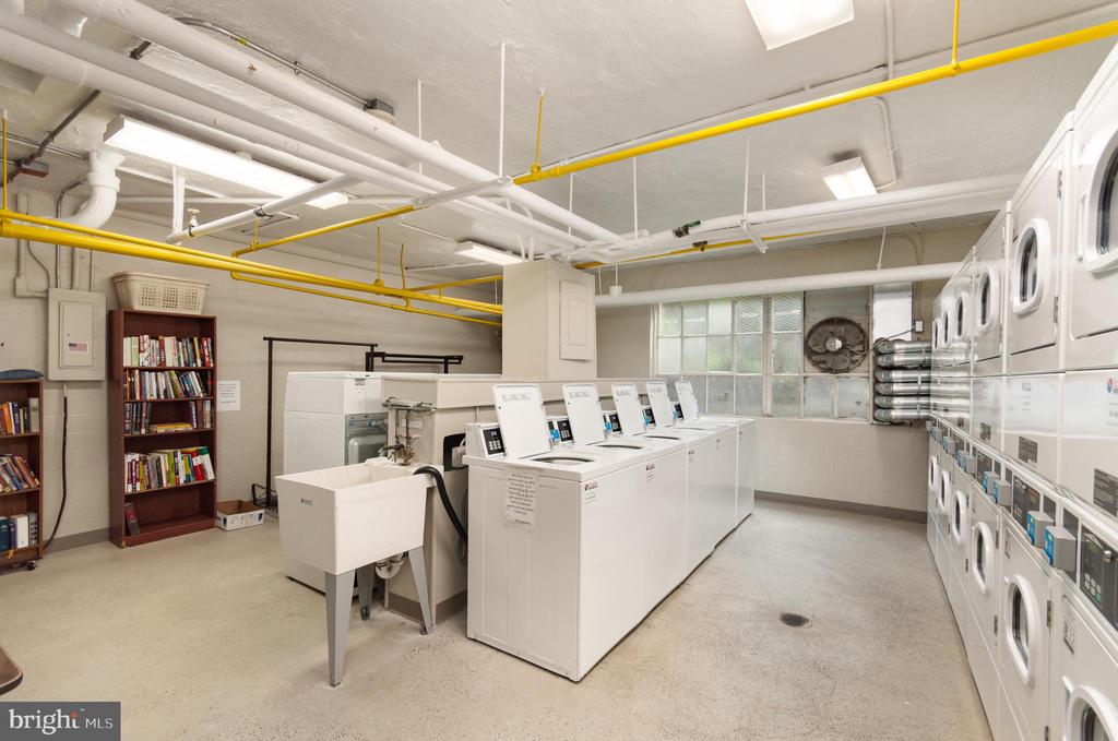 3901 CATHEDRAL AVENUE NW Unit: 419