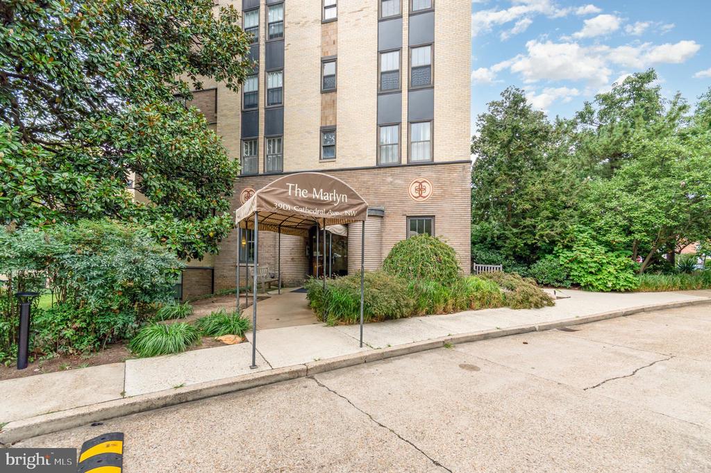 3901 CATHEDRAL AVENUE NW Unit: 419