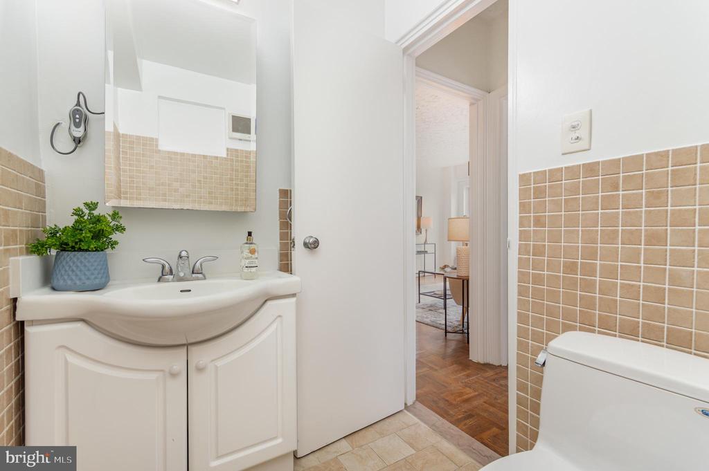 3901 CATHEDRAL AVENUE NW Unit: 419