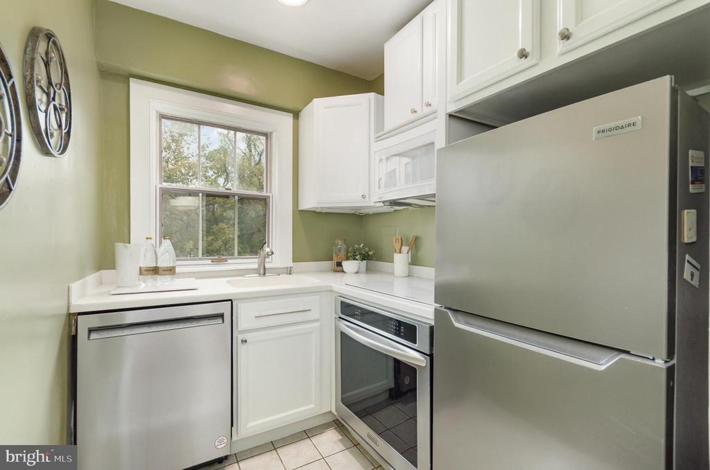 3901 CATHEDRAL AVENUE NW Unit: 419
