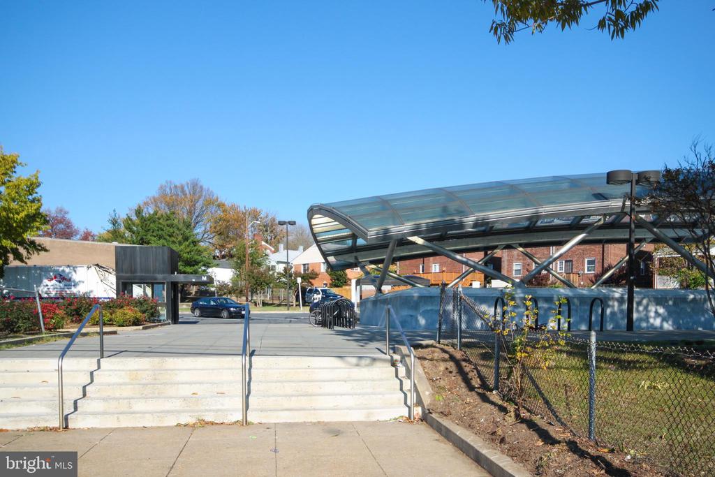 4620 HANNA PLACE SE