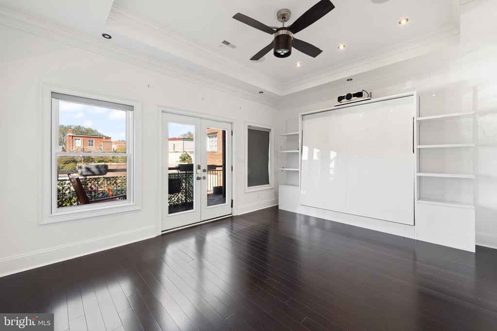 719 12TH STREET SE Unit: 3
