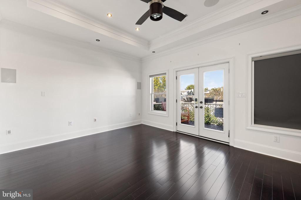 719 12TH STREET SE Unit: 3