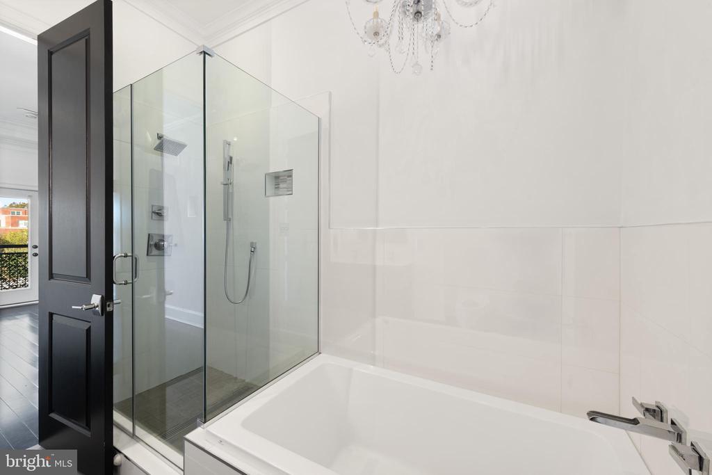 719 12TH STREET SE Unit: 3