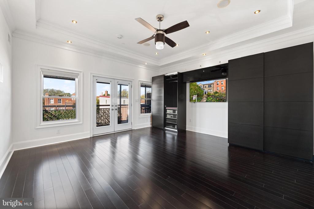 719 12TH STREET SE Unit: 3