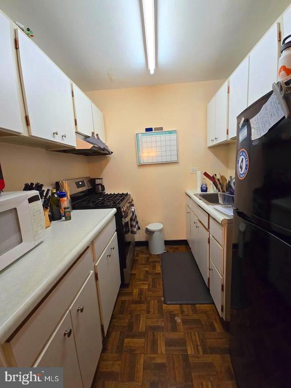 2201 L STREET NW Unit: 820
