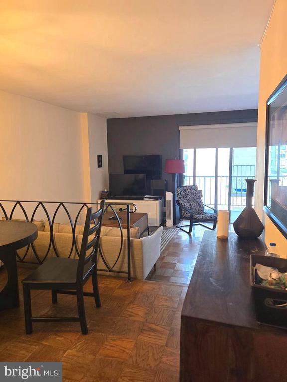 2201 L STREET NW Unit: 820