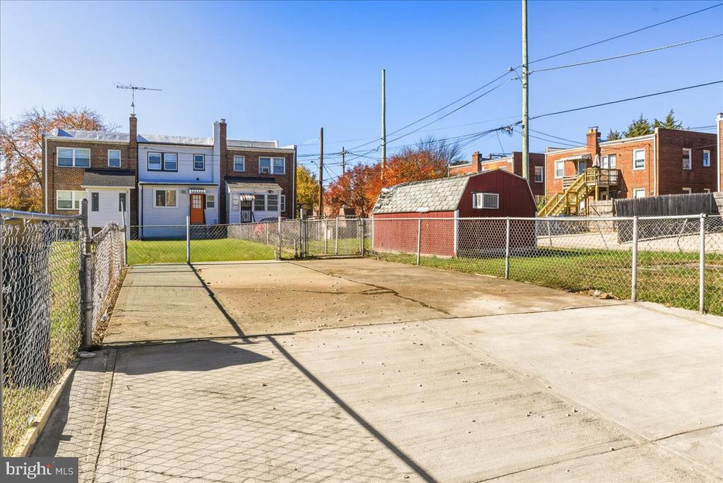 3310 12TH STREET SE