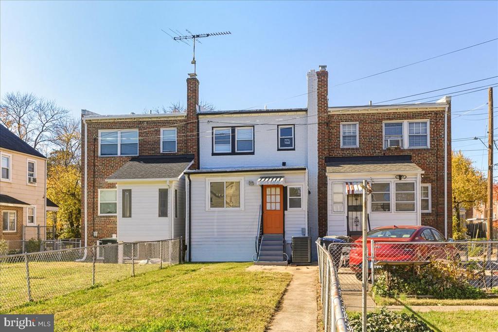 3310 12TH STREET SE