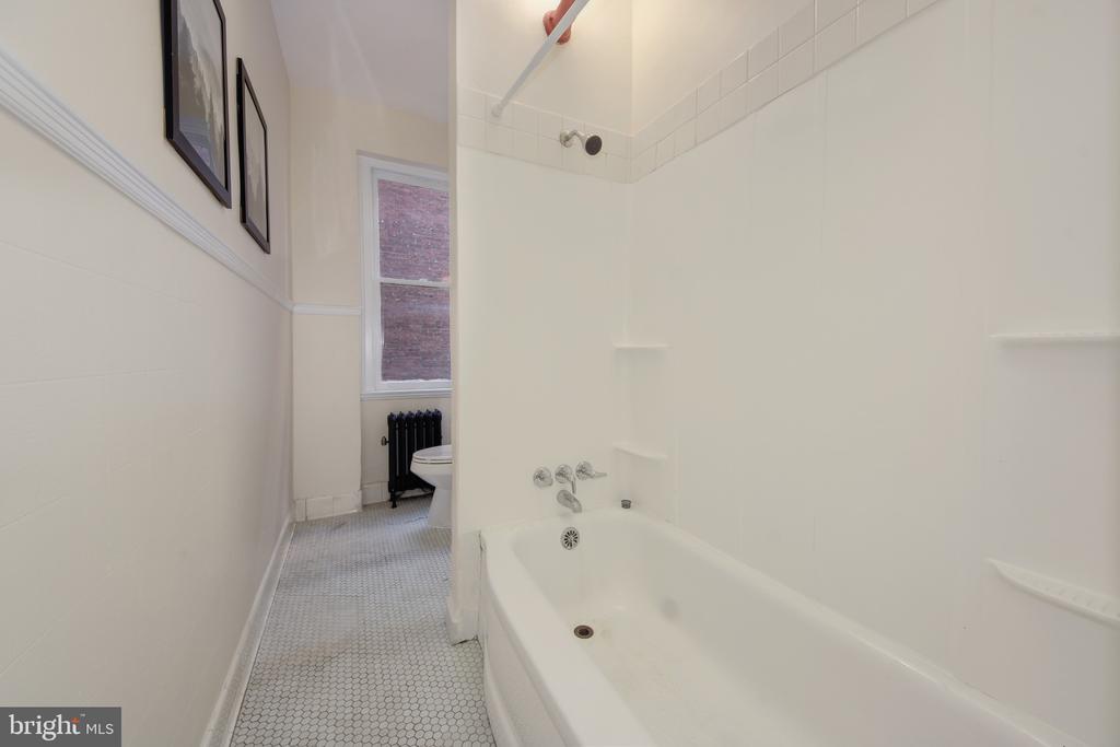 1526 17TH STREET NW Unit: 207