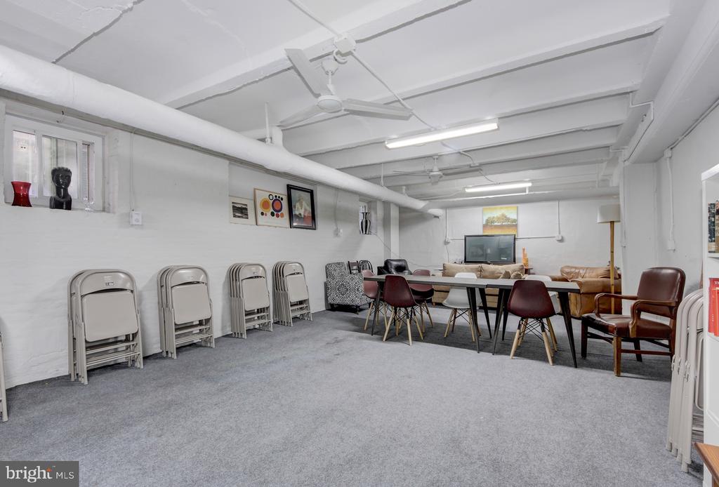 1526 17TH STREET NW Unit: 207