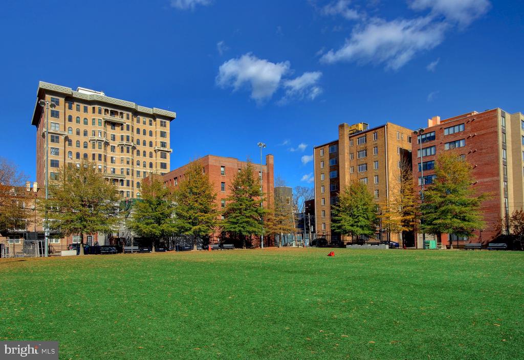 1526 17TH STREET NW Unit: 207