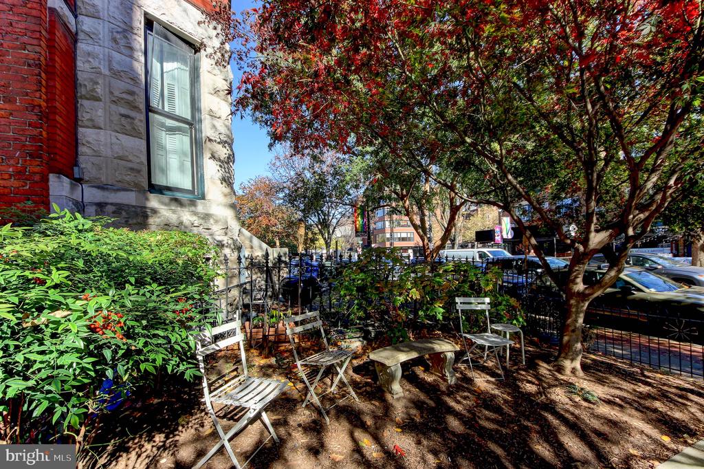 1526 17TH STREET NW Unit: 207