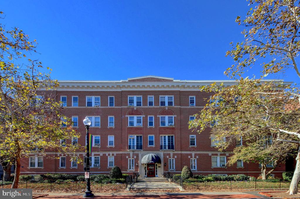 1526 17TH STREET NW Unit: 207