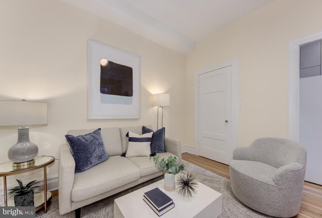 1526 17TH STREET NW Unit: 207