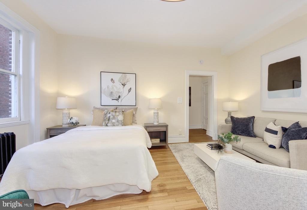 1526 17TH STREET NW Unit: 207