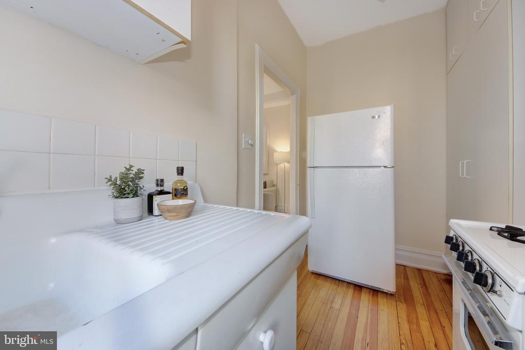 1526 17TH STREET NW Unit: 207