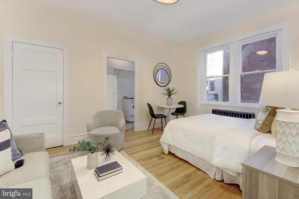 1526 17TH STREET NW Unit: 207