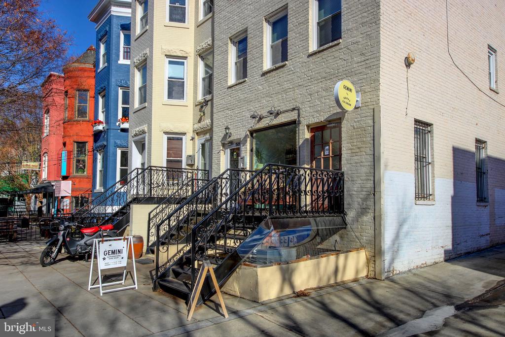1526 17TH STREET NW Unit: 207