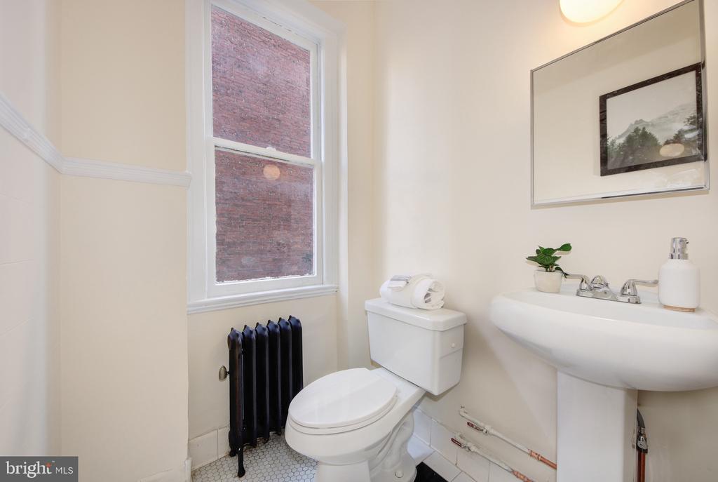 1526 17TH STREET NW Unit: 207