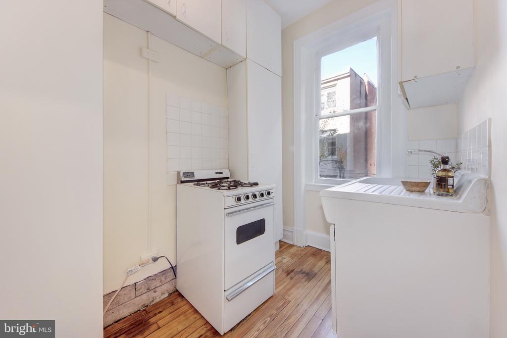 1526 17TH STREET NW Unit: 207