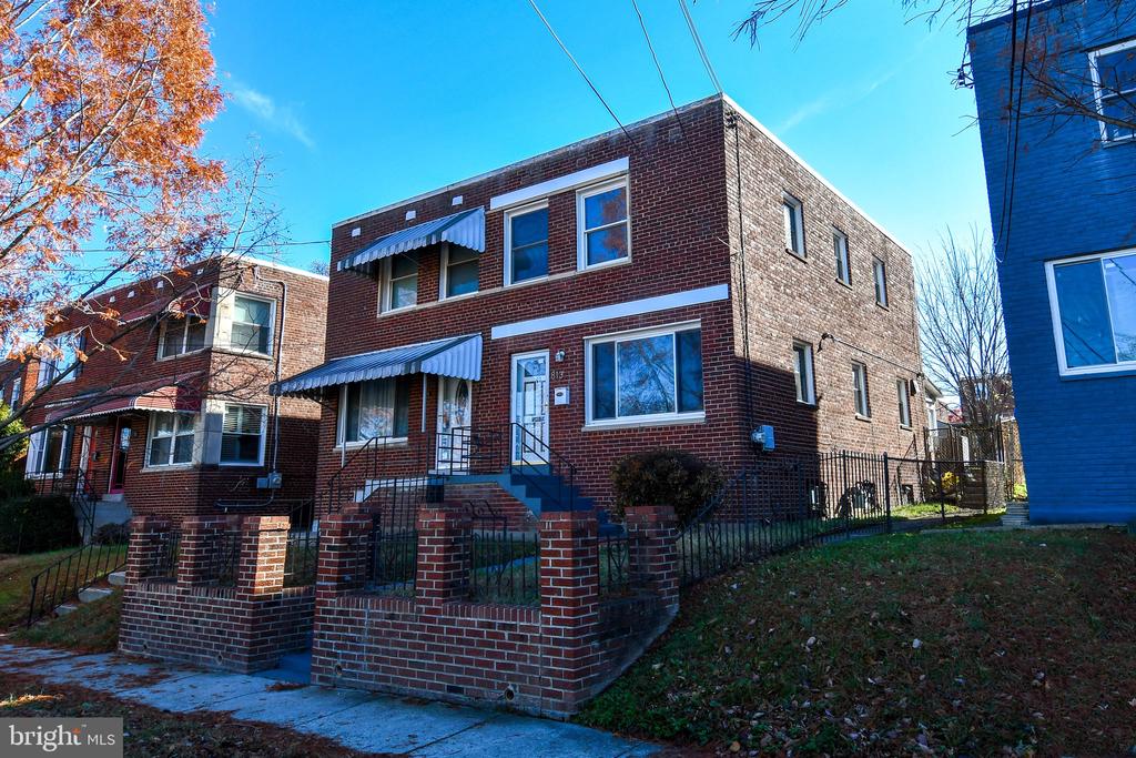 813 JEFFERSON STREET NE