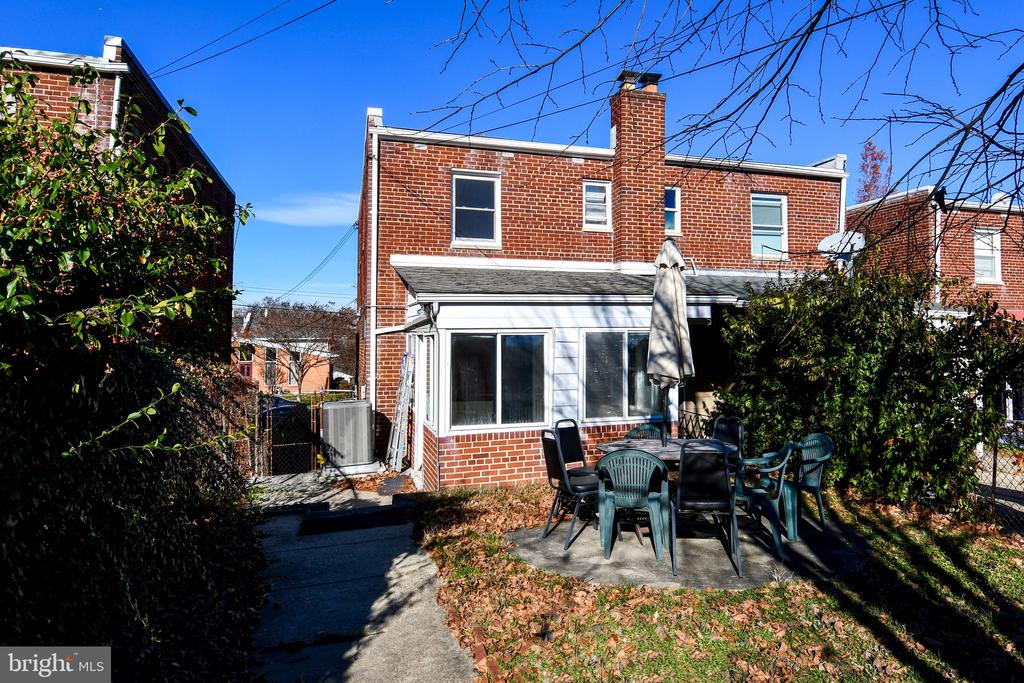 813 JEFFERSON STREET NE