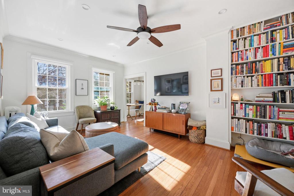 5402 CONNECTICUT AVENUE NW Unit: 202