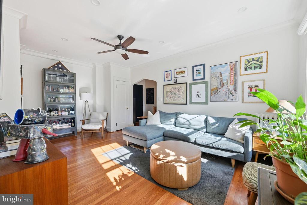 5402 CONNECTICUT AVENUE NW Unit: 202
