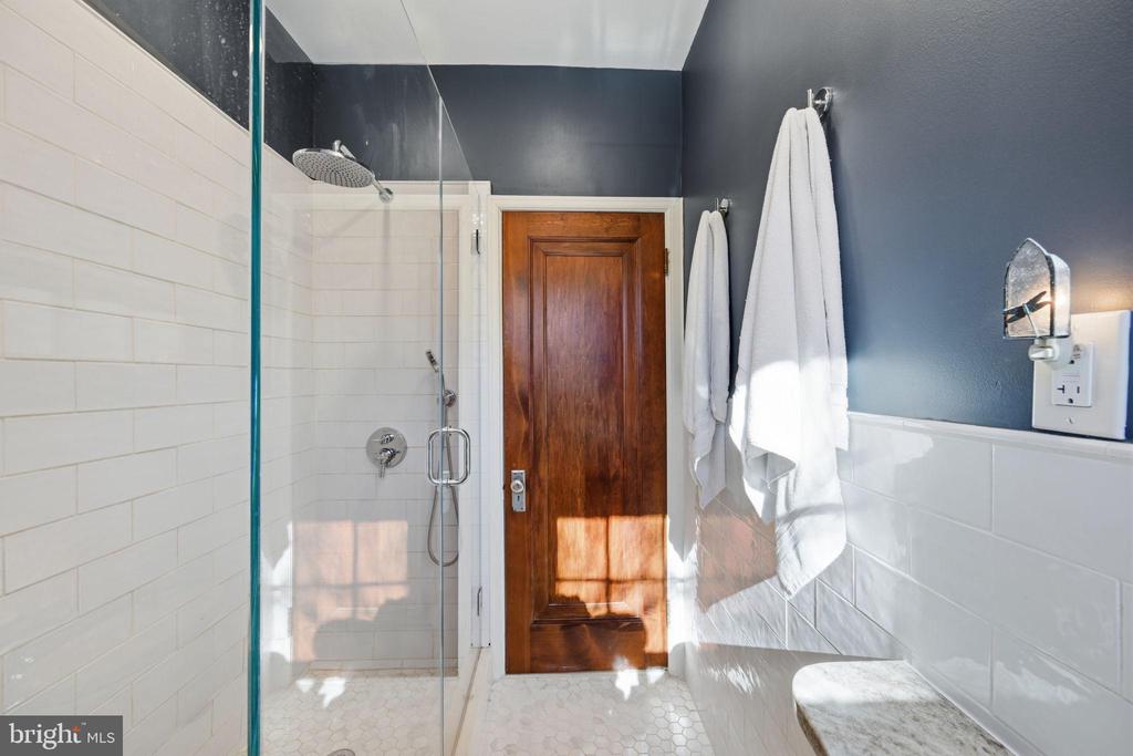 5402 CONNECTICUT AVENUE NW Unit: 202