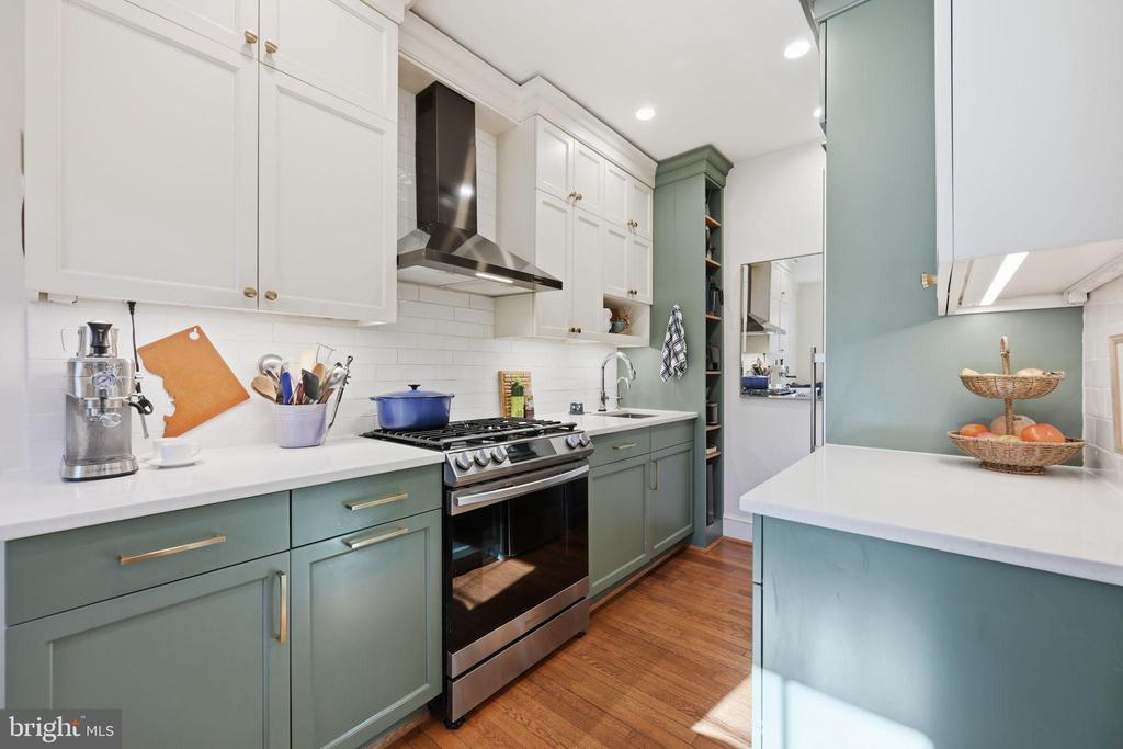 5402 CONNECTICUT AVENUE NW Unit: 202