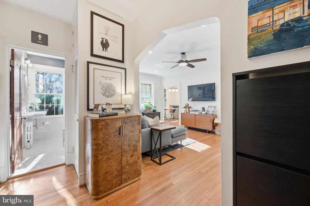 5402 CONNECTICUT AVENUE NW Unit: 202