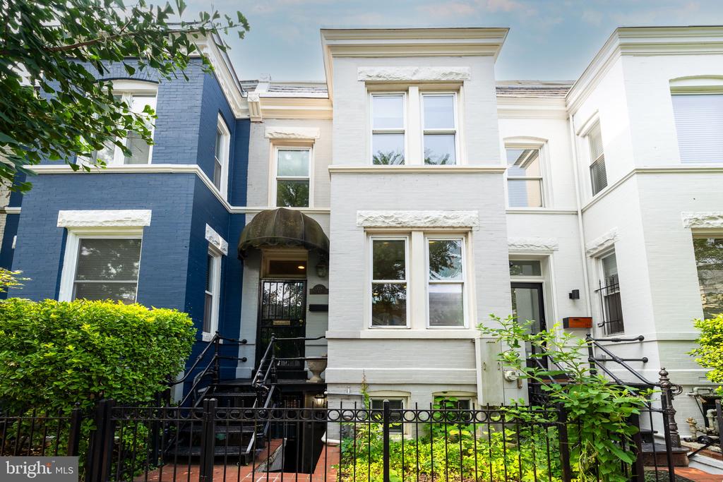 128 THOMAS STREET NW Unit: A