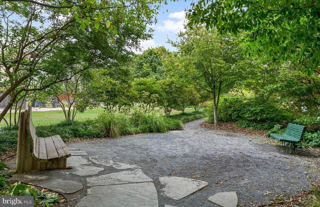 128 THOMAS STREET NW Unit: A