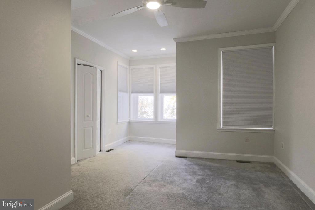 128 THOMAS STREET NW Unit: A